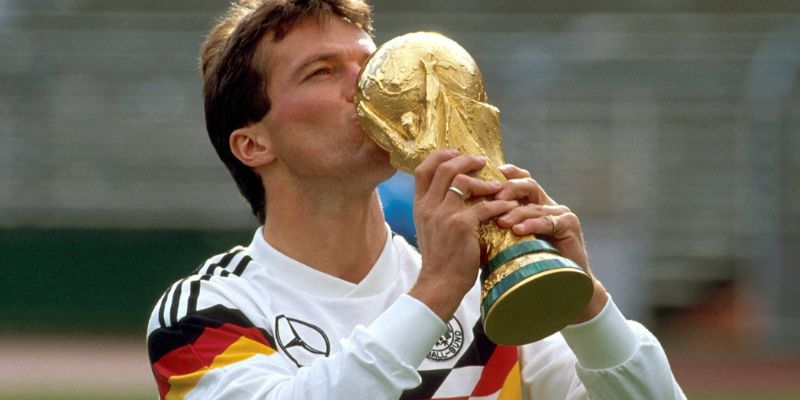 Thông tin tiểu sử về cầu thủ quốc tế Lothar Matthaus 